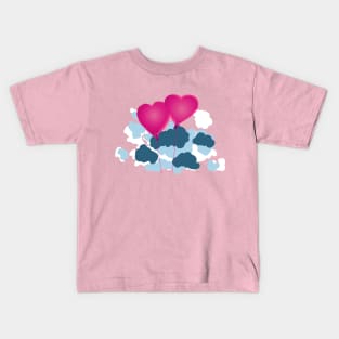 Hearts in the clouds Kids T-Shirt